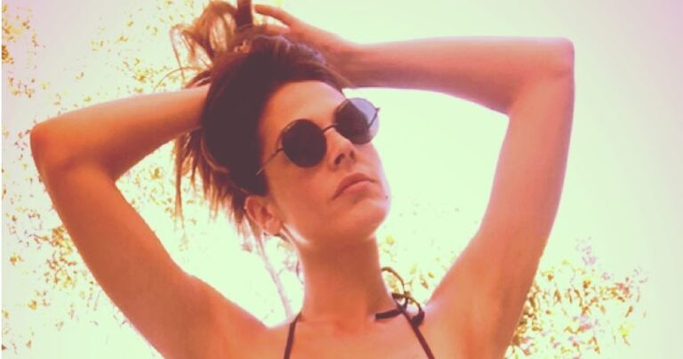 Η αψεγάδιαστη φωτογραφία της Ιωάννας Τριανταφυλλίδου με μαύρο μικροσκοπικό μπικίνι