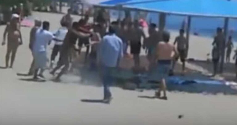 Αλλοδαποί μικροπωλητές πλακωθήκαν στο ξύλο σε παραλία του Π. Φαλήρου