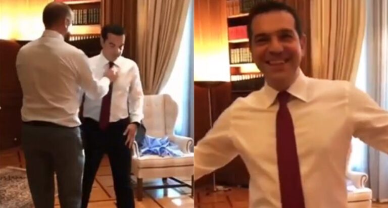 H στιγμή που ο Τζανακόπουλος βάζει και δένει την γραβάτα στον Τσίπρα