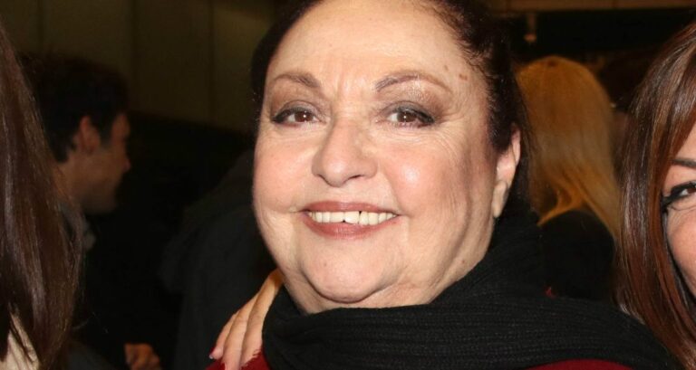 «Οι Μάγισσες της Σμύρνης»: Η μεταμόρφωση της Μίρκας Παπακωνσταντίνου είναι θεαματική