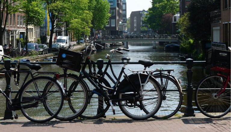 Η Ολλανδία θα πληρώνει τους πολίτες της για να πηγαίνουν στη δουλειά τους με ποδήλατο