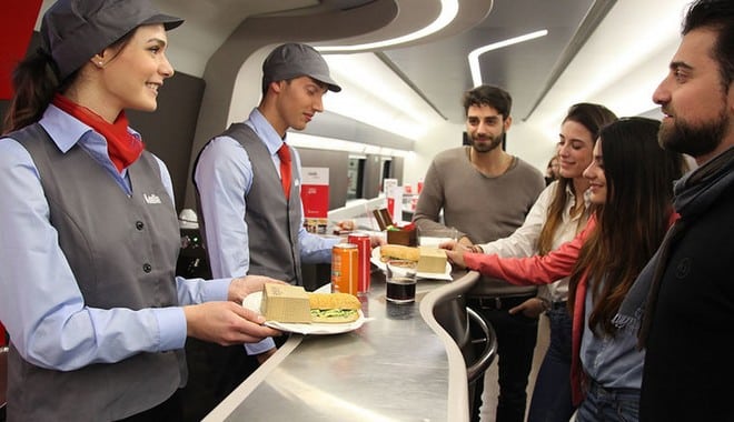 Το Frecciargento ή αργυρό βέλος, όπως ονομάζεται, αναμένεται να μπει στις ράγες για τη διαδρομή Αθήνα – Θεσσαλονίκη, τον προσεχή Σεπτέμβριο