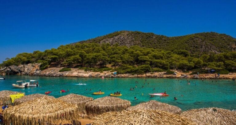 Αγκίστρι: Το νησί που εντυπωσιάζει με τις ομορφιές του σε ένα μοναδικό βίντεο