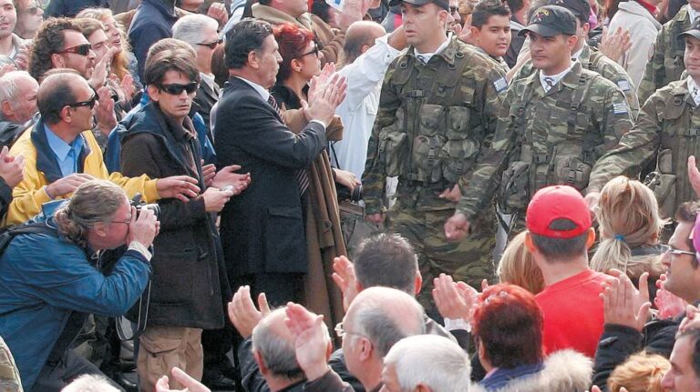 Όταν ο Καρανίκας έβριζε τον Παπούλια μαζί με τους Χρυσαυγίτες