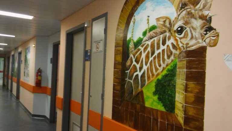 Η παιδιατρική κλινική του νοσοκομείου Χανίων δεν θυμίζει νοσοκομείο αλλά παιδότοπο