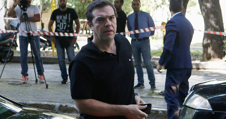 Απάντηση Τσίπρα σε ερώτηση για πρόωρες εκλογές: «Κάντε κανένα μπάνιο»