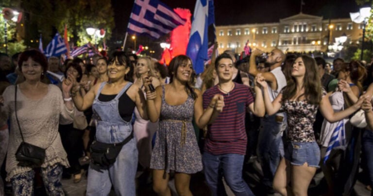 Σαν σήμερα: 3 χρόνια από το «όχι» στο δημοψήφισμα του 2015