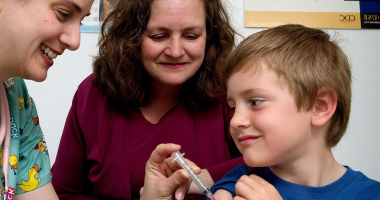 Η Αυστραλία θα επιβάλει πρόστιμο 2 φορές τον μήνα στους γονείς που δεν εμβολιάζουν τα παιδιά τους