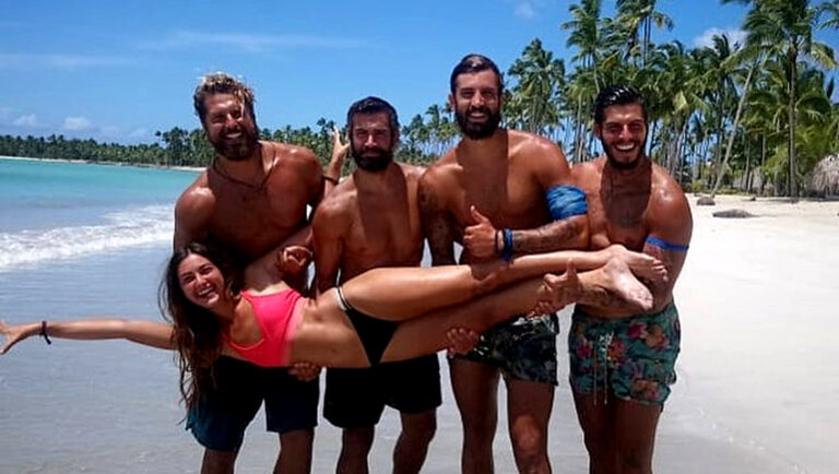 Survivor εκτός κάμερας: Οι φωτογραφίες που αποδεικνύουν ότι οι Μαχητές περνούσαν καλύτερα απ’ τους Διάσημους
