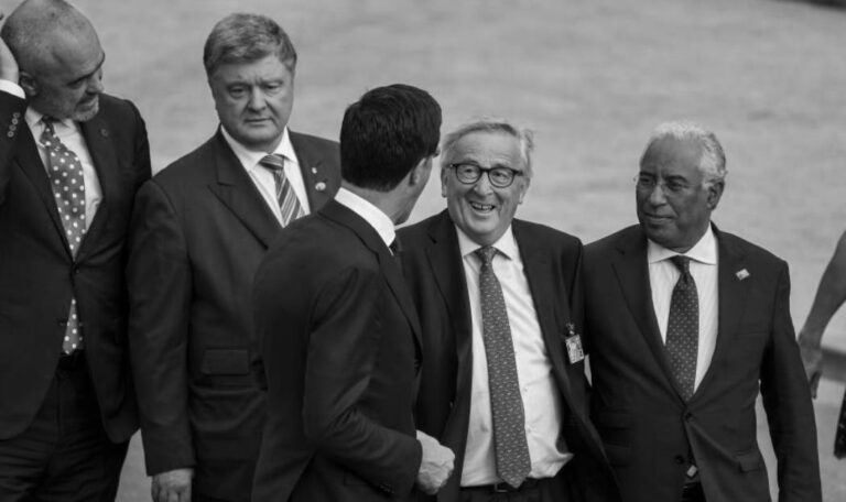 Ακόμα ένα ποτηράκι, ακόμα ένα μπουκαλάκι