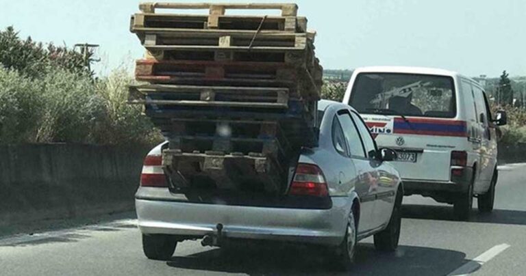 Θεσσαλονίκη: Φόρτωσε το όχημα του με παλέτες και βγήκε στο δρόμο