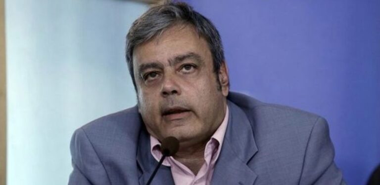 Βερναρδάκης: «Μην χτυπάτε τον Τσίπρα είναι μόνο 44 ετών»