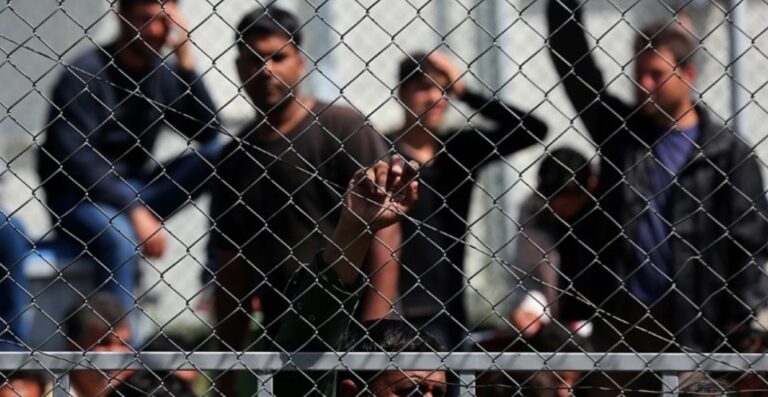 Δεν αποδέχονται τα νέα hotspots οι δήμαρχοι 5 νησιών