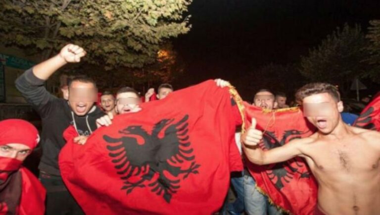 «Γ…μώ την Ελλάδα και τους νεκρούς της»: Οι αναρτήσεις εθνικιστών Αλβανών για την τραγωδία στα καμένα