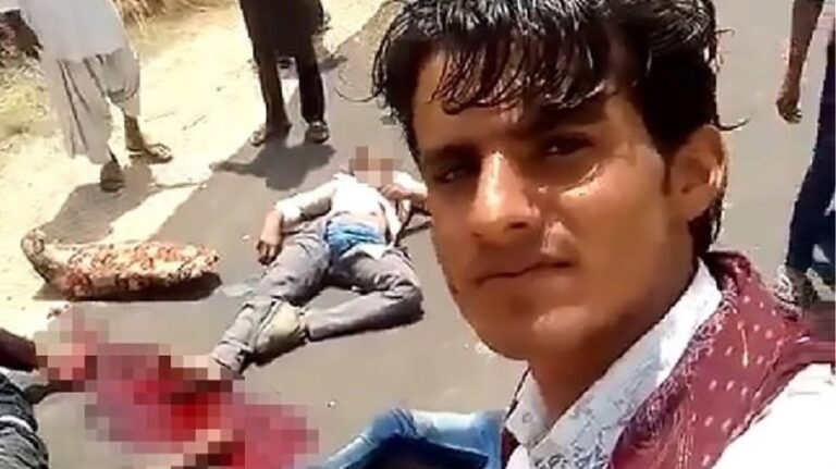 Ινδία: Πίσω τους πέθαιναν τρεις μετά από τροχαίο και αυτοί έβγαζαν selfie