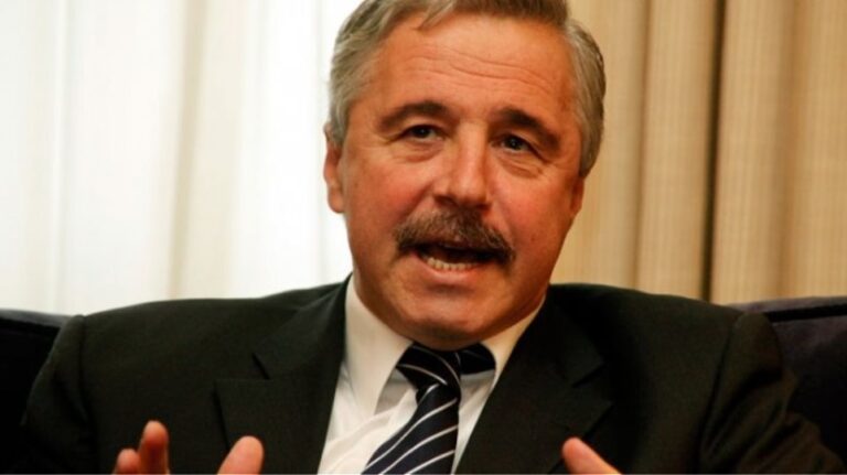 Μανιάτης: «Εν μέσω εθνικού πένθους έφεραν τροπολογία για αυξήσεις στους μισθούς στελεχών κρατικών εταιρειών»