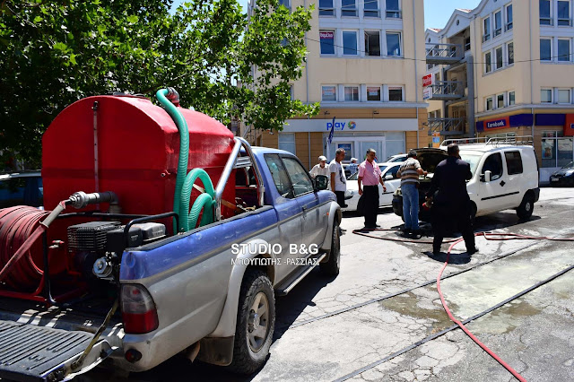 Ιερέας έσβησε πυρκαγιά σε αυτοκίνητο που λαμπάδιασε μέσα στην πόλη του Ναυπλίου 4 dsc 7637