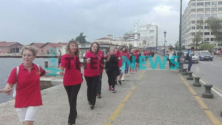 Θεσσαλονίκη: Έσυραν τον μακεδονικό συρτό από το λιμάνι έως το Άγαλμα Αλεξάνδρου για τη Μακεδονία