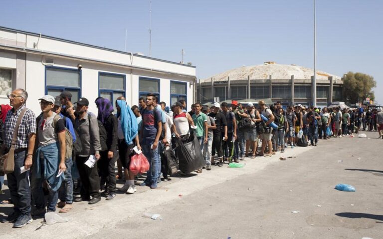 Η μόνη χώρα που δέχεται πίσω μετανάστες είναι η Ελλάδα