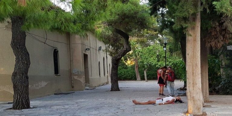 O ευτελισμός της ανθρώπινης ύπαρξης στο Πεδίον του Άρεως