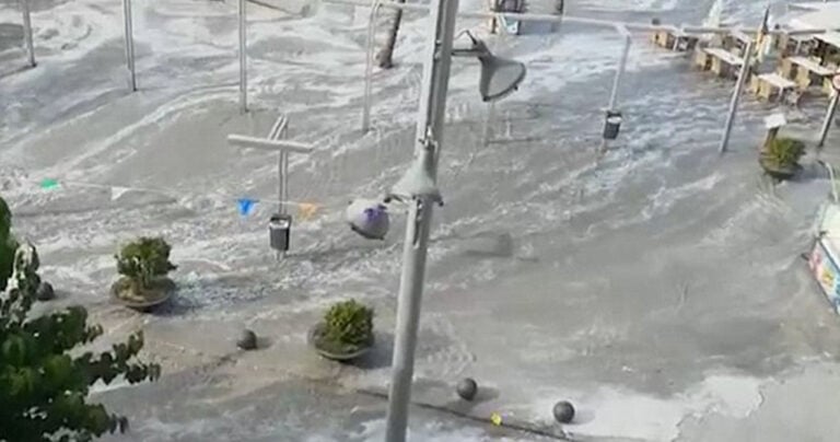Τσουνάμι 1,5 μέτρου χτύπησε Ισπανικά θέρετρα στην Μαγιόρκα και την Μινόρκα