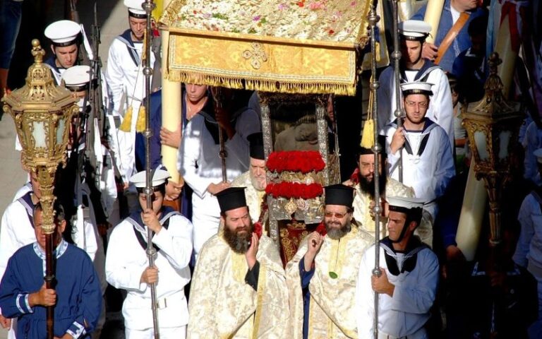 Βούλιαξε η Κέρκυρα σήμερα για τη λιτανεία του Αγίου Σπυρίδωνα
