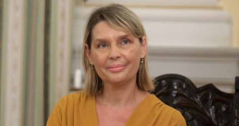 Παπακώστα: «Ο Τσίπρας συνδυάζει Ανδρέα, Κωνσταντίνο και Κώστα Καραμανλή»