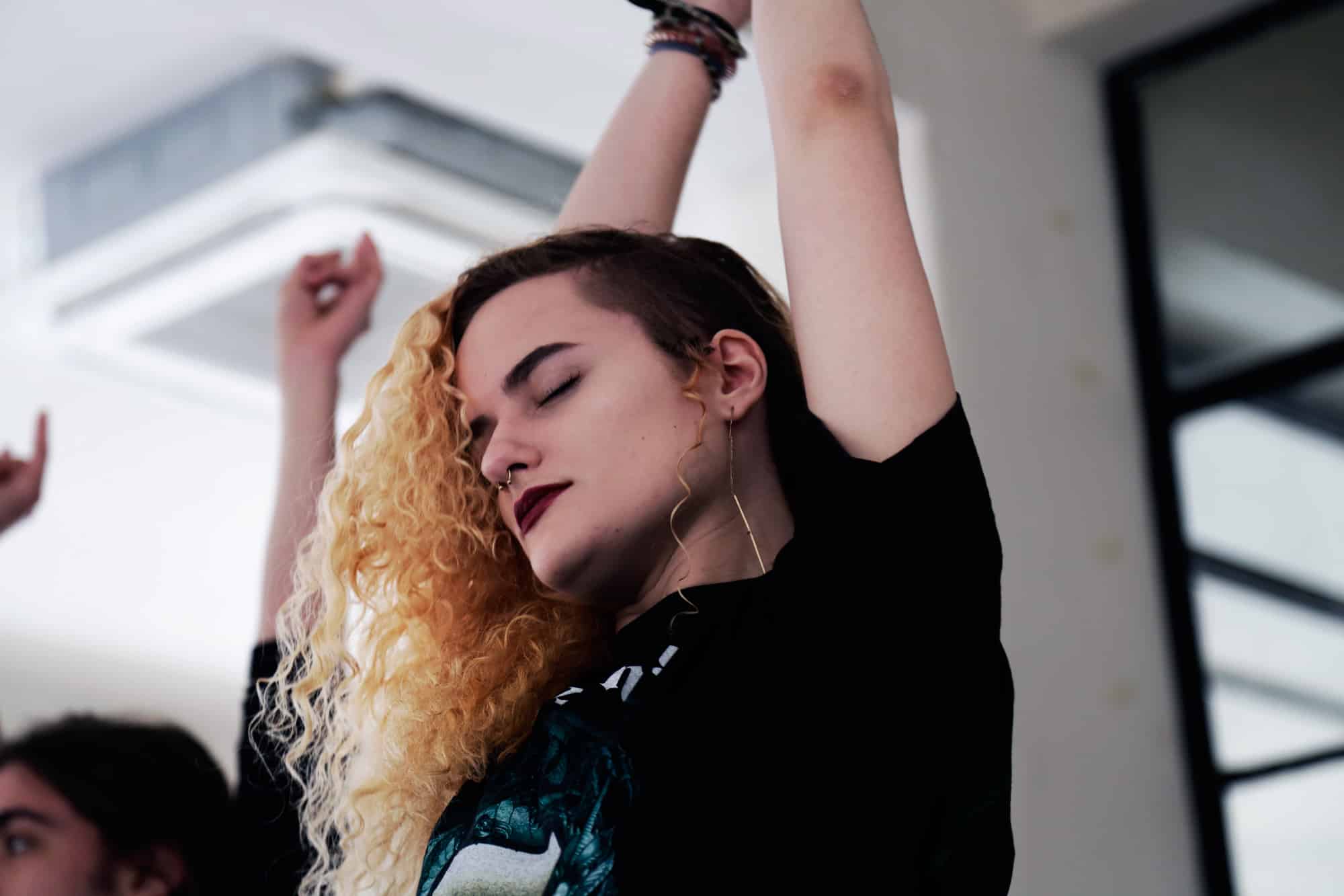 Στην Αθήνα κάνουν Black Metal γιόγκα 2 1520189607498 t1a7864