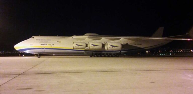 Tο μεγαλύτερο αεροπλάνο του κόσμου στο αεροδρόμιο «Ελ. Βενιζέλος»