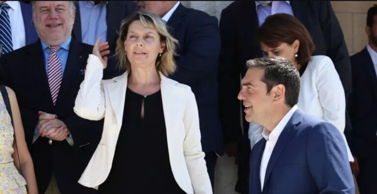 Παπακώστα: «Με αντιμετωπίζουν όπως δεν με αντιμετώπισε η παράταξή μου»