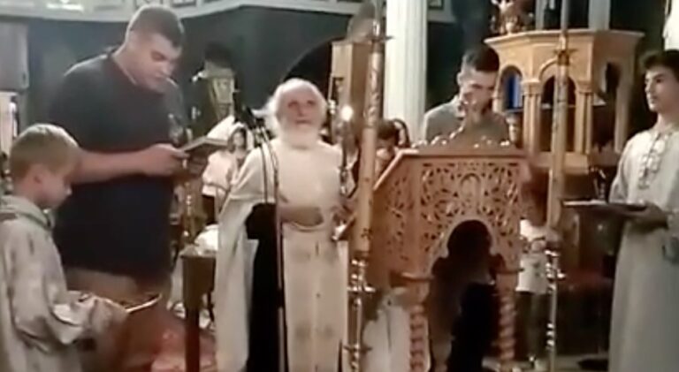 Κούκλατζης και Μητρετώδης ψάλλουν το «Τη Υπερμάχω» και συγκινούν