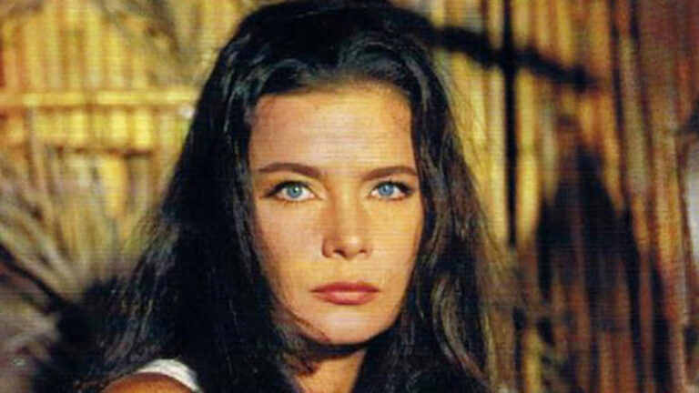 Δείτε την πανέμορφη και εκτυφλωτική εγγονή της Τζενής Καρέζη