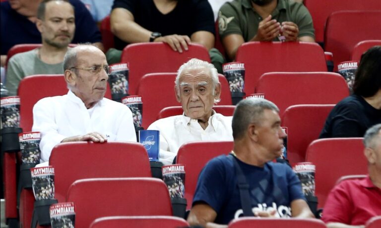 Ο Τσοχατζόπουλος παρακολούθησε αγώνα στο «Καραϊσκάκη»