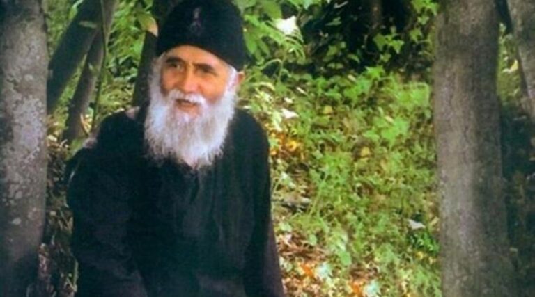 O Άγιος Παΐσιος διδάσκει: «Η γκρίνια είναι κατάρα»
