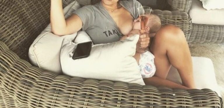 Σάλος με διάσημη τραγουδίστρια που πίνει σαμπάνια την ώρα που θηλάζει