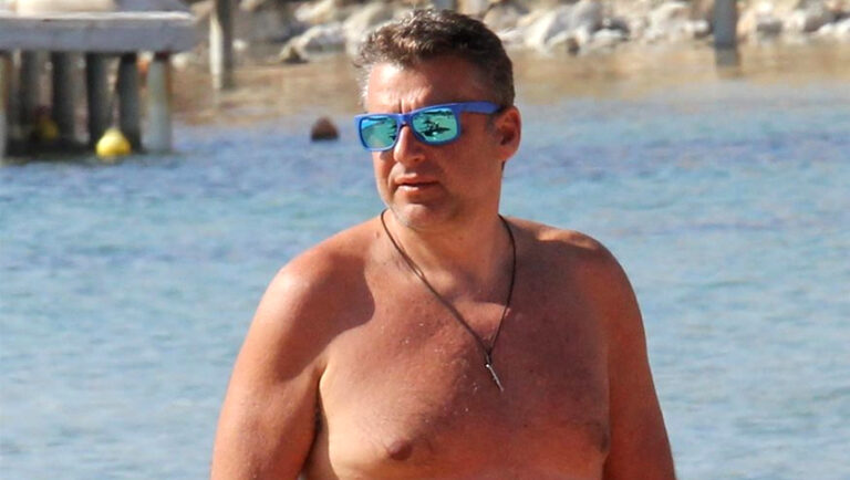 Το νέο κορίτσι του Γιώργου Λιάγκα έχει δύο μέτρα πόδι