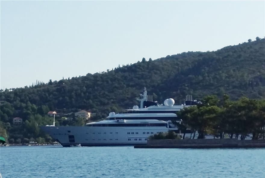 Στην Ιθάκη η υπερπολυτελής θαλαμηγός «KATARA» της βασιλικής οικογένειας του Κατάρ 4 ithaki06