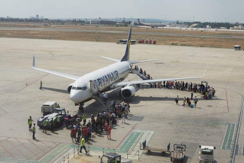 valencia spain passengers boarding ryanair flight th september boeing aircraft airport was largest 44451237