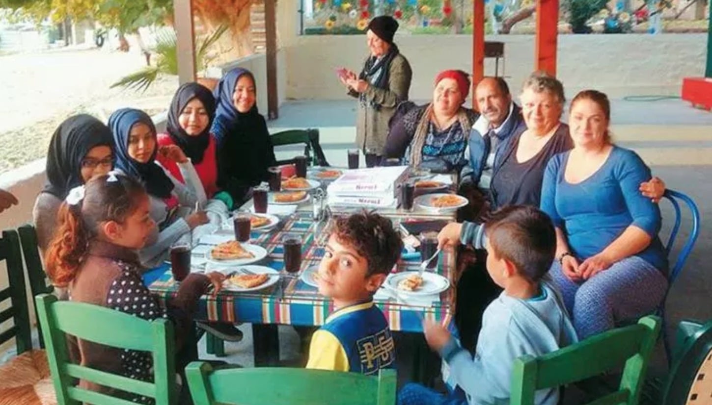 H «Μαμά Μαρία» από την Σάμο τάισε αφιλοκερδώς 30.000 πρόσφυγες 3 0f8d9a6f4201e0a8c0dc61c4b1e913c0