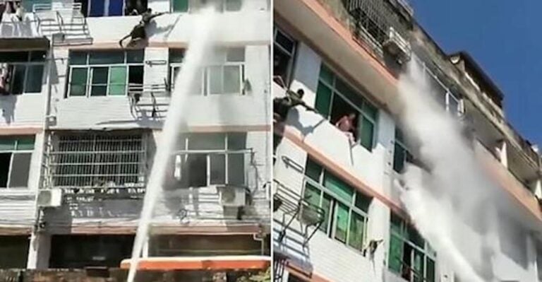 Πήγε να αυτοκτονήσει αλλά πυροσβέστης της έριξε νερό με πίεση πετώντας την πίσω στο διαμέρισμα