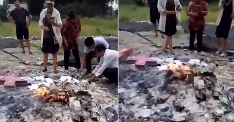 Kίνα: Έκαψαν χριστιανικούς σταυρούς και βιβλία της Αγίας Γραφής για παραδειγματισμό