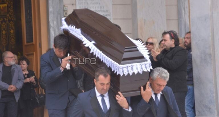 Το τελευταίο αντίο στον ηθοποιό Γιώργο Παπαζήση