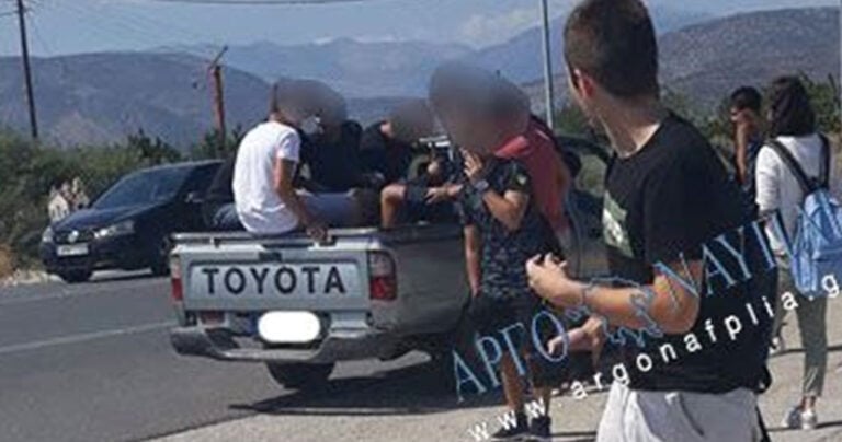 Αργολίδα: Δεν έχουν σχολικό και μεταφέρουν τους μαθητές πάνω σε αγροτικό