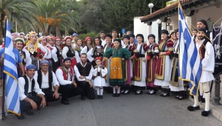Ελληνικοί σύλλογοι αποχώρησαν από φεστιβάλ όταν εμφανίστηκε η σημαία των Τουρκοκυπρίων