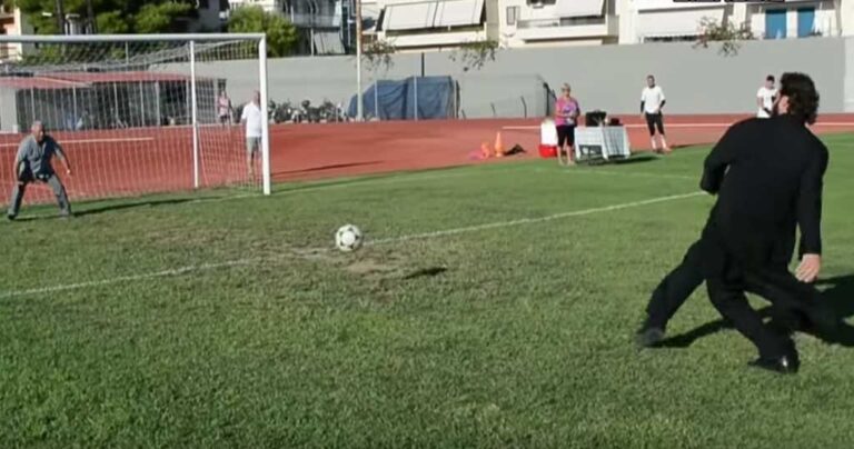 Ιερέας στο Ναυπλίο σκόραρε με πέναλτι σε αγιασμό