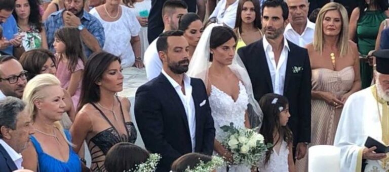 Τανιμανίδης-Μπόμπα: Η εντυπωσιακή γαμήλια τούρτα και η πρωτότυπη μπομπονιέρα