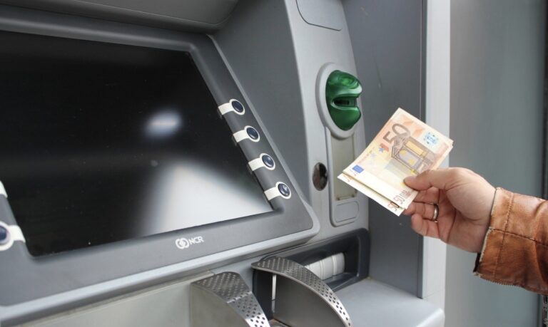 Τέλος τα capital controls: Είναι επίσημο – Χωρίς περιορισμούς οι αναλήψεις μετρητών