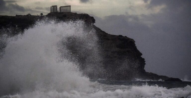 Ο κυκλώνα στο Σούνιο –  «Ο Ποσειδώνας επισκέφτηκε τον ναό του»