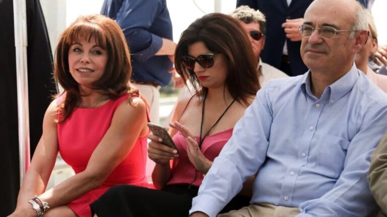 Στο πλευρό της Κατερίνας Νοτοπούλου η Βούλα Πατουλίδου