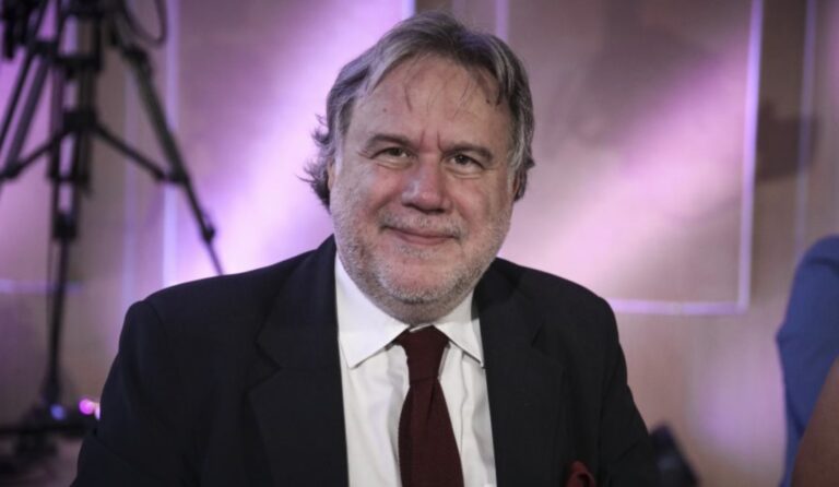 Κατρούγκαλος: «Ο Τσίπρας είναι 1.000 φορές καλύτερος από τον Μητσοτάκη»